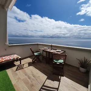 https://playa-chica-beach-1.in-canary-islands.com
